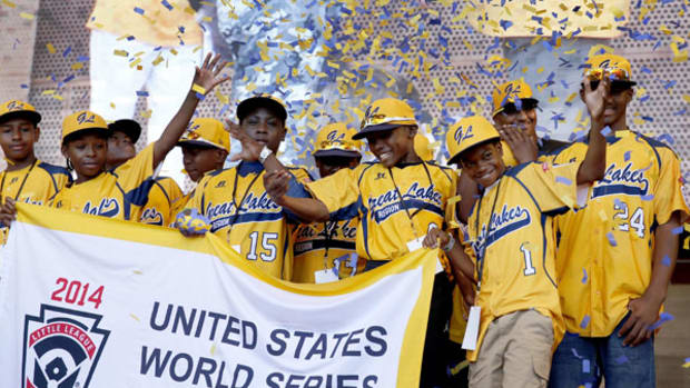 Jackie Robinson West Honored with Parade